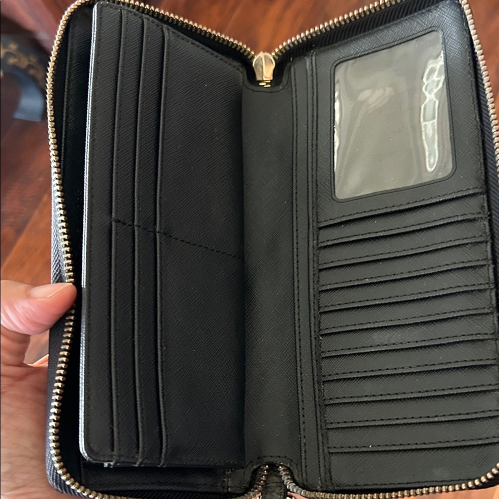 Michael Kors huge Leather Wristlet wallet - Picture 7 of 9